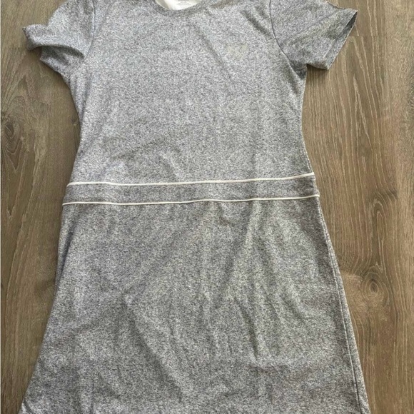 Gray Short Sleeve Dress - Picture 4 of 6